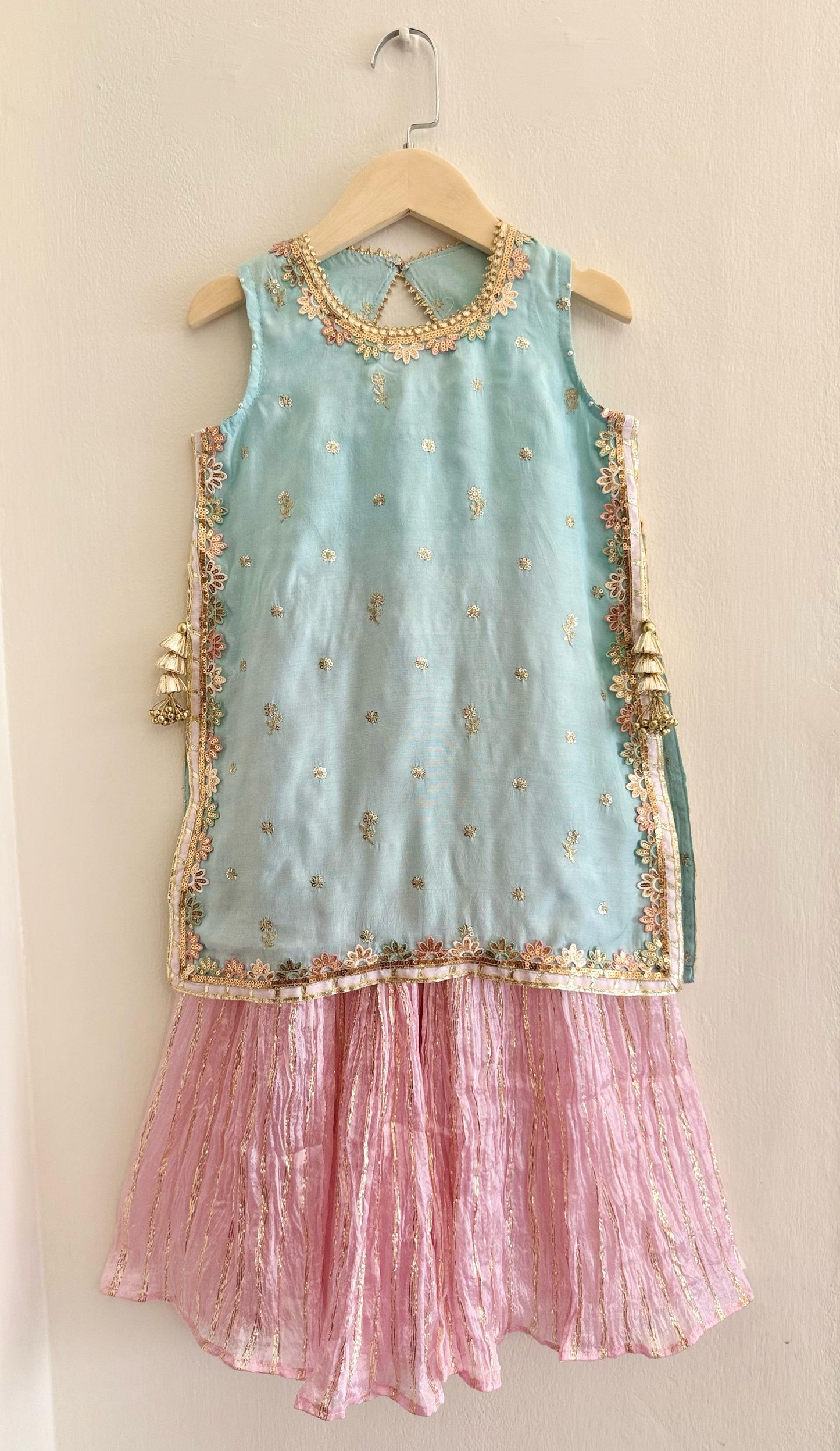 Blush & Breeze