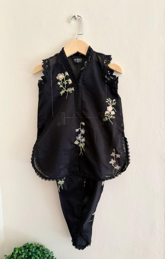 Dark Botanicals